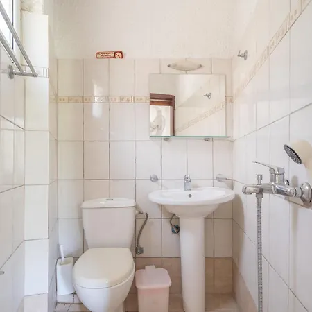 Giorgio Studios-apartments 2 Konukevi Nikiana
